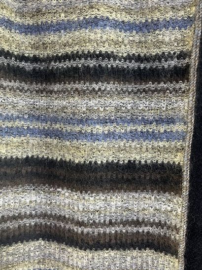 MISSONI - Lot de 3 grandes écharpes.

-Modèle...