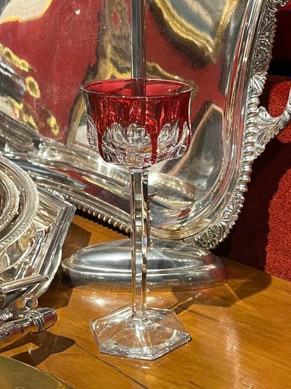 BACCARAT - Service de 12 verres à vin du...