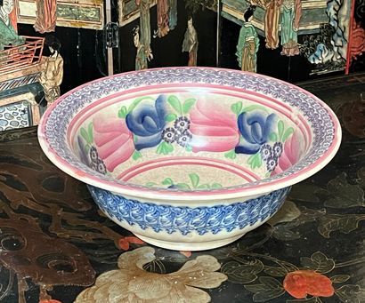 Earthenware bowl decorated with flowers 
19th...