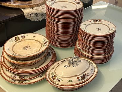 MINTON - Part of a dinner service, Butterfly...