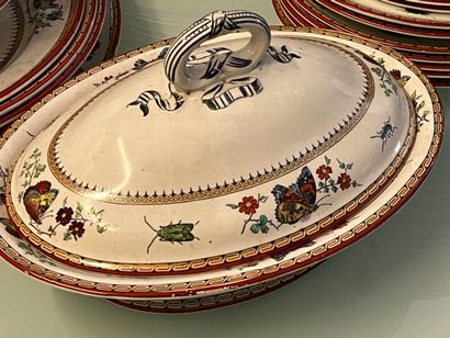 MINTON - Part of a dinner service, Butterfly...