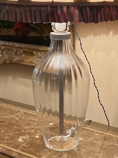 Paire de lampes, le pied en cristal sans...