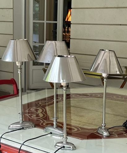 Four modern stainless steel lamps
Maximum...