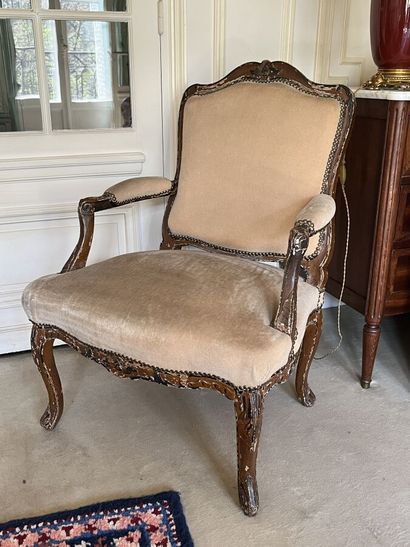 Fauteuil à dos plat d'époque Louis XV
Dimensions...