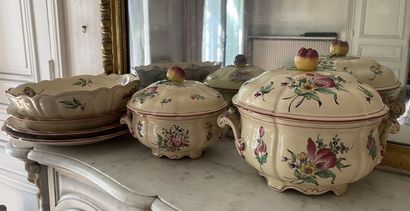LUNÉVILLE 
Partie de service à en porcelaine...