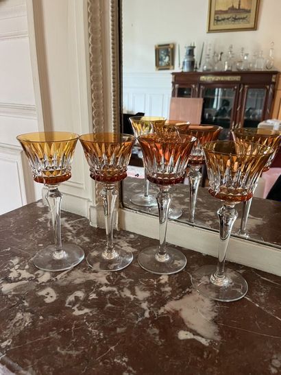 BACCARAT - 4 verres à pied en cristal taillé...