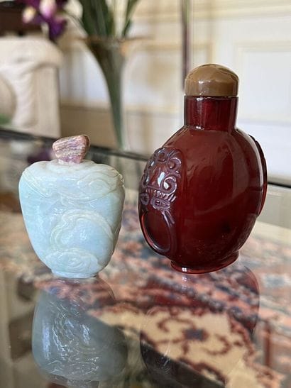 Deux tabatières chinoises l'une en pierre...