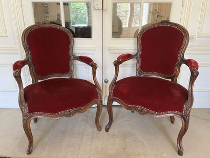 Paire de fauteuils d'époque Louis XV
Dimensions...