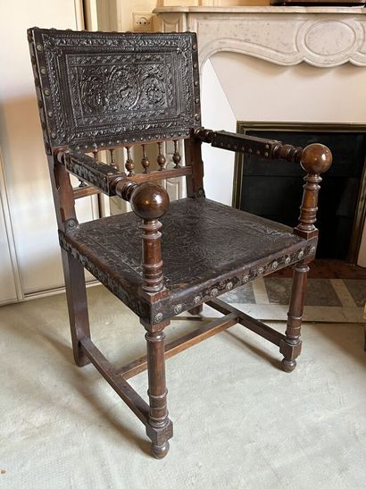 Fauteuil en bois, style Henri II
Dimensions...