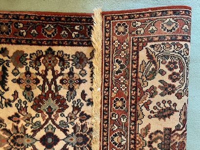 Un tapis galerie
282 x 72 cm

Tous les objets...