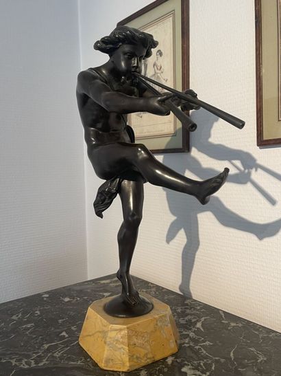 École du XXe siècle
Faune dansant et jouant...