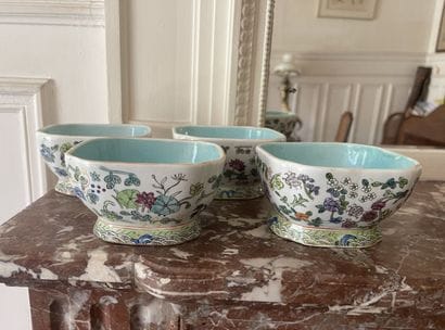 4 bols en porcelaines asiatiques
Hauteur...