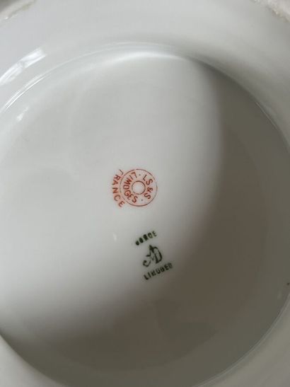 LIMOGES - Service de table en porcelaine...