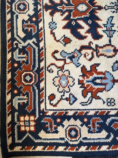 Tapis d'Orient
Dimensions : 300 x 200 cm

Tous...