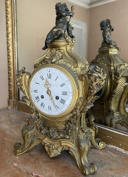 Cartel de style Louis XV en bronze, le cadran...