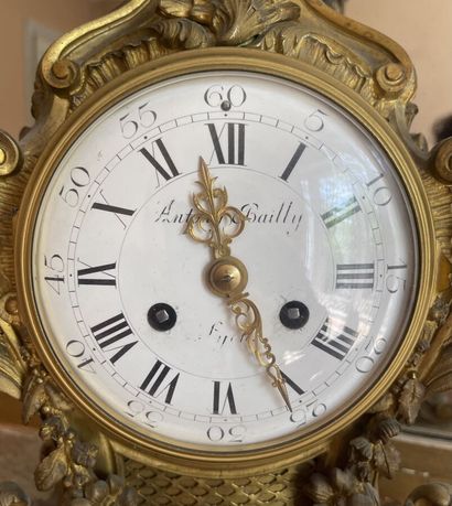 Cartel de style Louis XV en bronze, le cadran...
