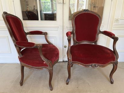 Paire de fauteuils d'époque Louis XV
Dimensions...