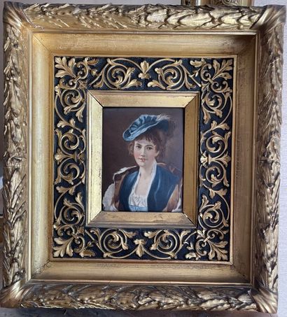 Plaque de porcelaine émaillée ornée d'un...