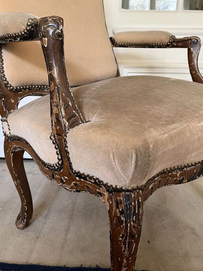 Fauteuil à dos plat d'époque Louis XV
Dimensions...