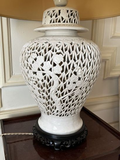 Paire de lampes en porcelaine
Hauteur : 40...