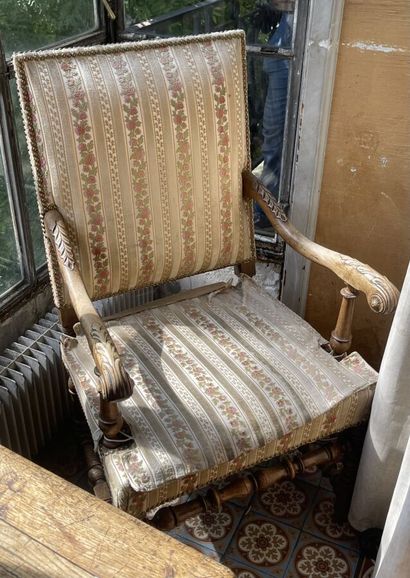 Deux fauteuils de style Louis XIII
Hauteur...