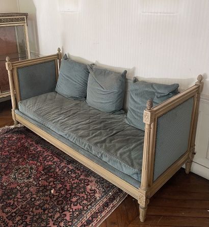 Lit banquette de style Louis XVI
95 x 183...