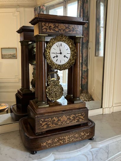 Pendule colonnes en marqueterie - Charles...