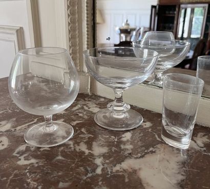 CRISTAL DE SEVRES - service de verres à pieds...