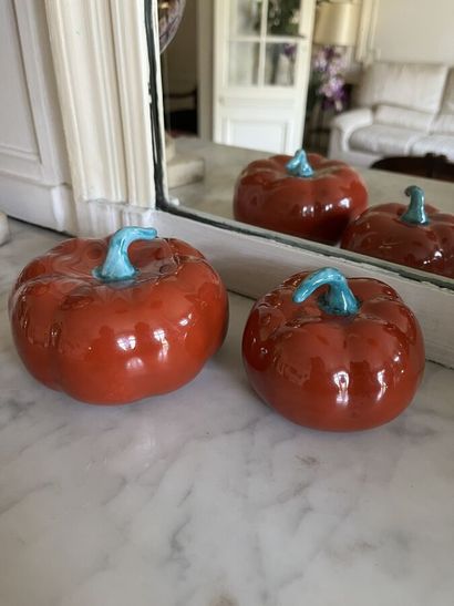 Deux tomates en céramiques
Dimensions : 8,5...