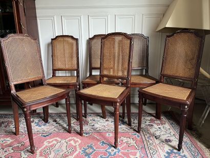 Six chaises de style Louis XVI ornées de...