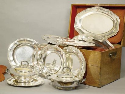 Ensemble de platerie en argent, modèle à...