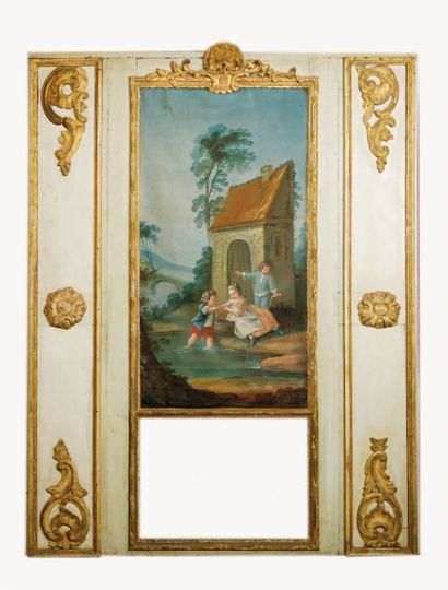 Grand trumeau de boiserie en bois laqué et...