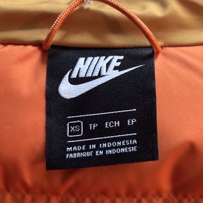 NIKE - Doudoune à capuche verte, orange et...