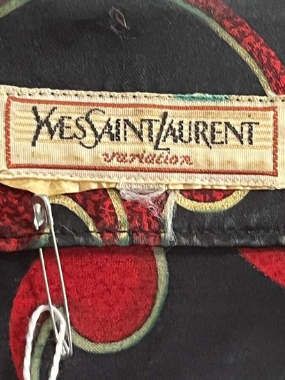 YVES SAINT LAURENT Variation - Lot de 2 tops....