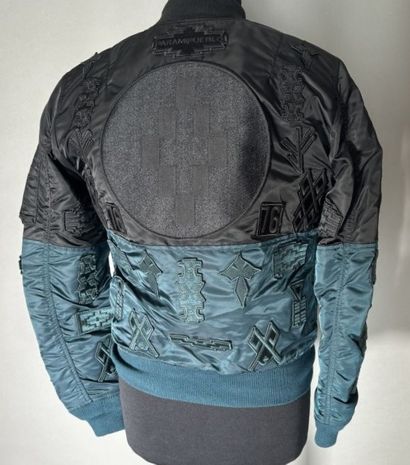 ALPHA INDUSTRIES X MARCELO BURLON
Veste bomber...