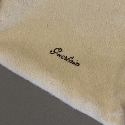 GUERLAIN - Ensemble de linges de toilette...