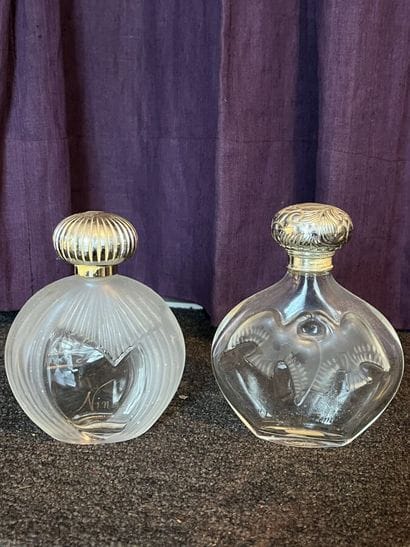 NINA RICCI, Deux flacons de parfum, le premier...