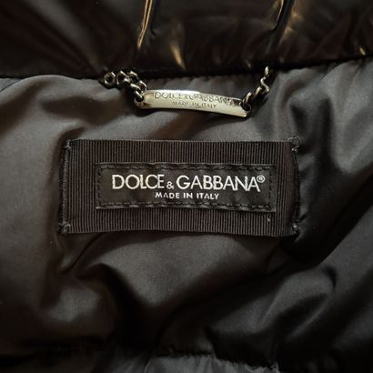 DOLCE & GABANNA - Doudoune noire, un écusson...