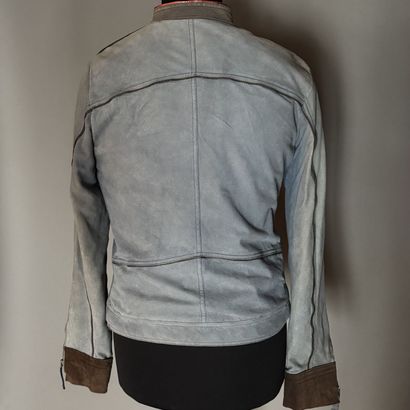 EMPORIO ARMANI - Veste en daim bleu clair....