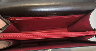 CELINE
Sac en cuir lisse noir, fermeture...