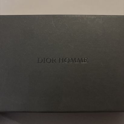 DIOR - Paire de lunettes de soleil modèle...