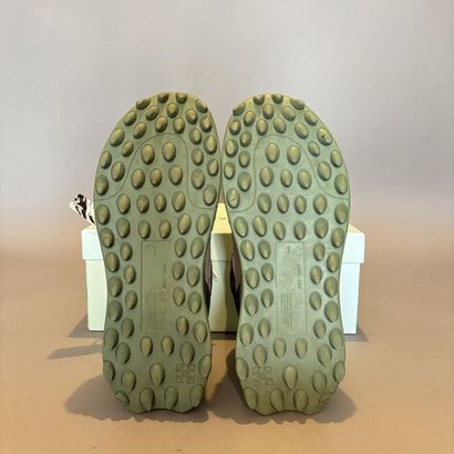 OFF-WHITE - Paire de baskets modèle Odsy-1000...