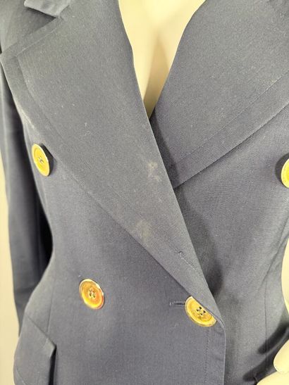 GIVENCHY LIFE - Tailleur jupe.

En laine...