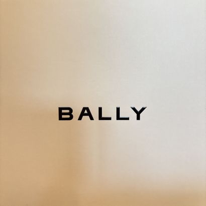 BALLY - Paire de mocassins en daim noir dans...