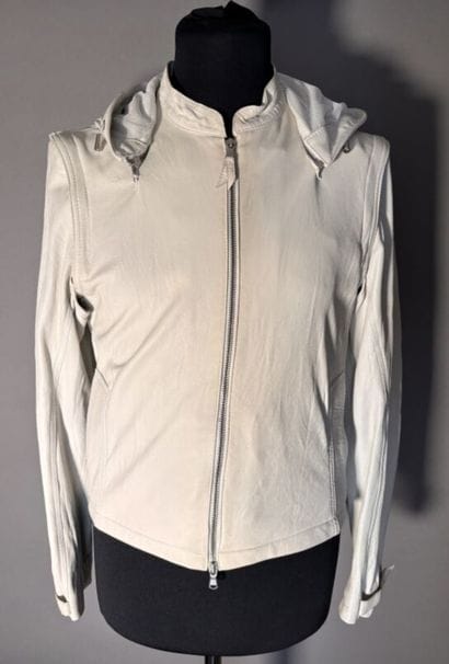 THIERRY MUGLER Paris
Veste en cuir blanche....
