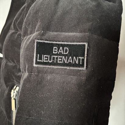 SAINT LAURENT - Veste en velours côtelé noir.
Fermeture...