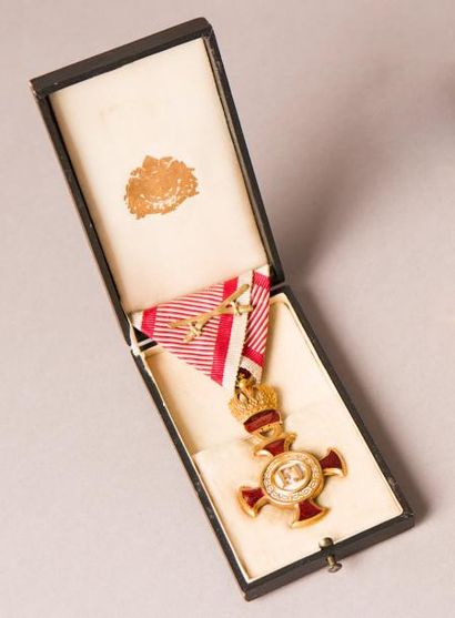 AUTRICHE
Croix de Mérite. Croix de Première...