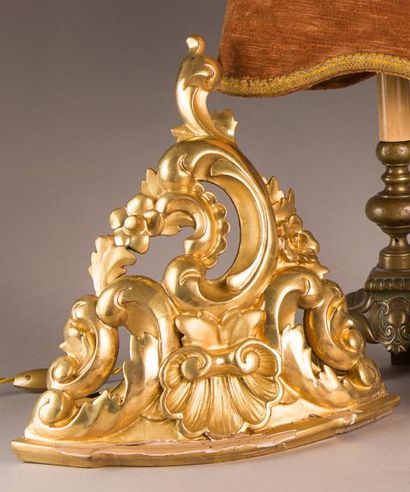 Petite console d'applique d'angle en bois...