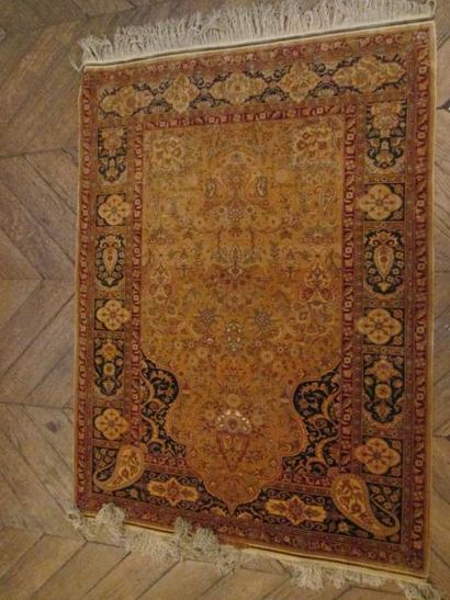 Très fin tapis de prière Sino-Héréké en soie...