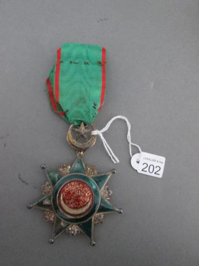 TURQUIE
Ordre de L' Osmanié. Étoile de Chevalier....